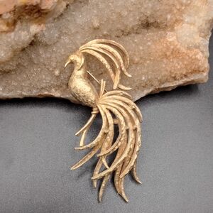 Vintage Avon Bird Of Paradise Gold Tone Brooch 1960s/70s